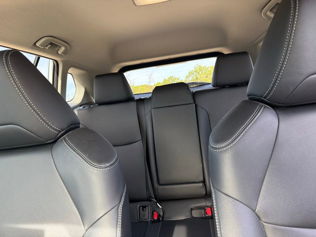 Used 2023 Toyota Corolla Cross XLE image 21