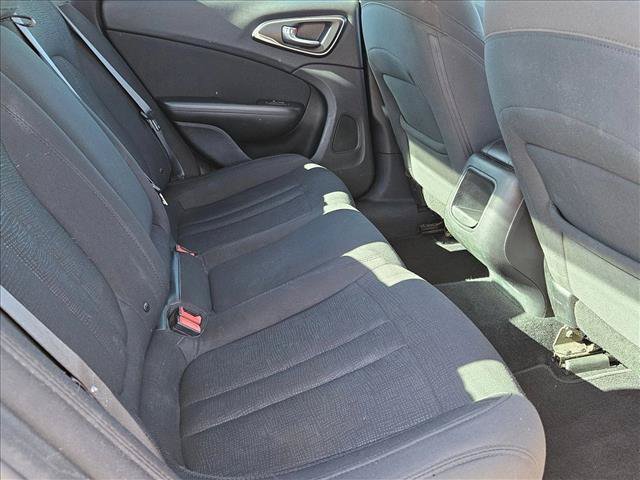 Used 2015 Chrysler 200 Limited w/ Convenience Group FWD image 17
