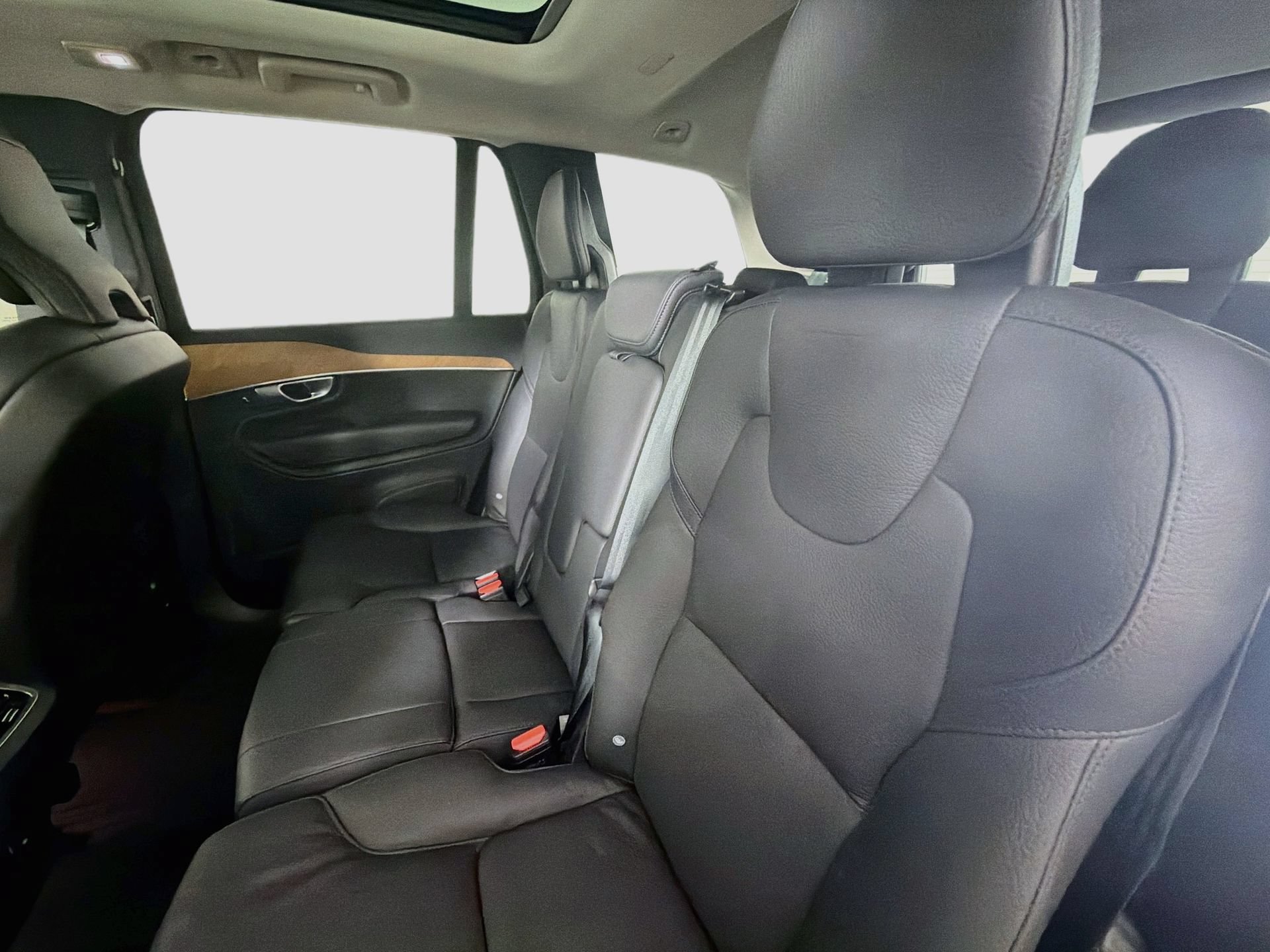 Certified 2024 Volvo XC90 B5 Plus w/ Protection Package Premier AWD/4WD image 26