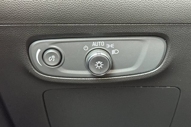 Used 2024 Buick Encore GX Sport Touring FWD image 42