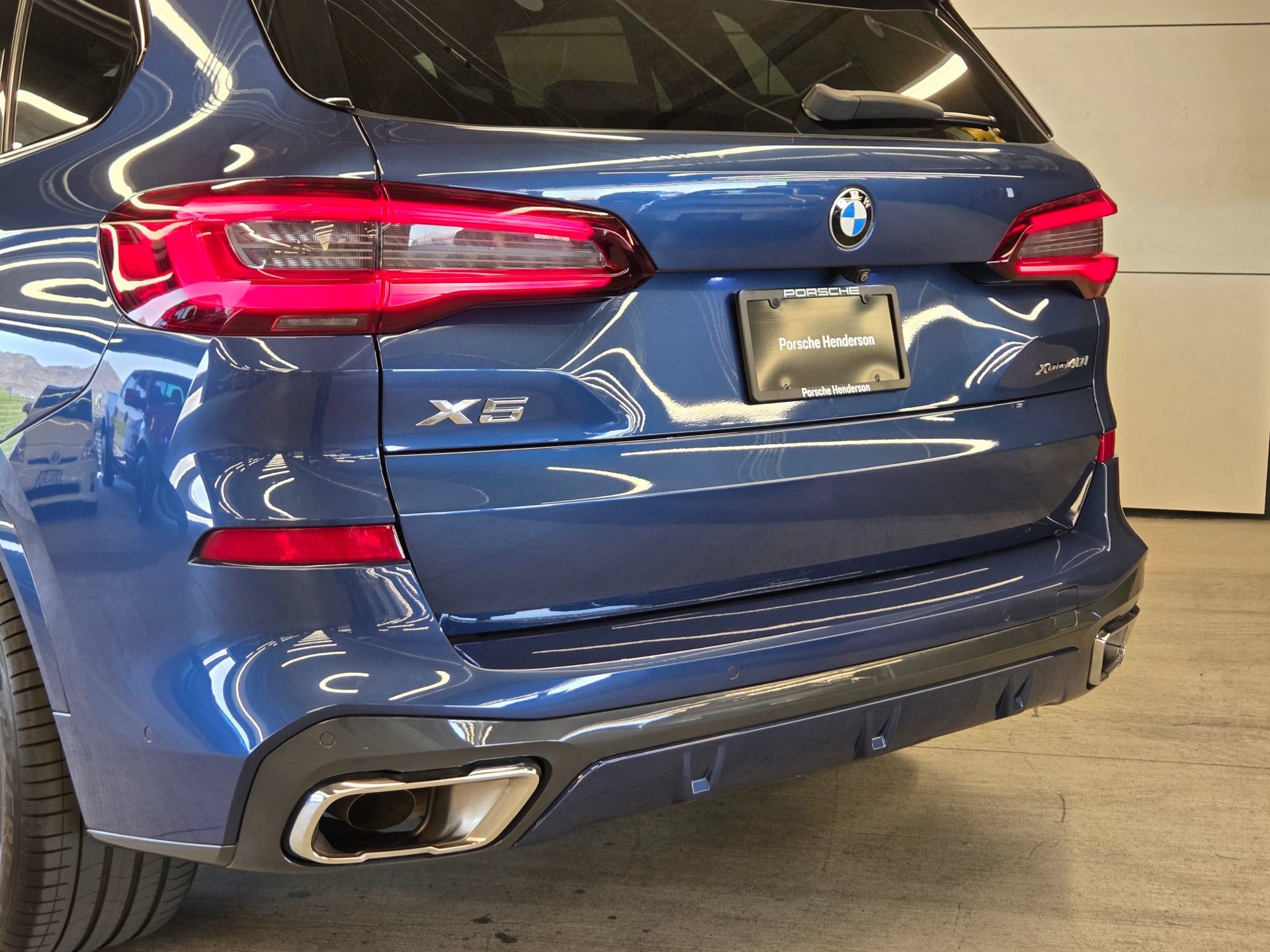 Used 2023 BMW X5 xDrive40i w/ M Sport Package AWD/4WD image 8