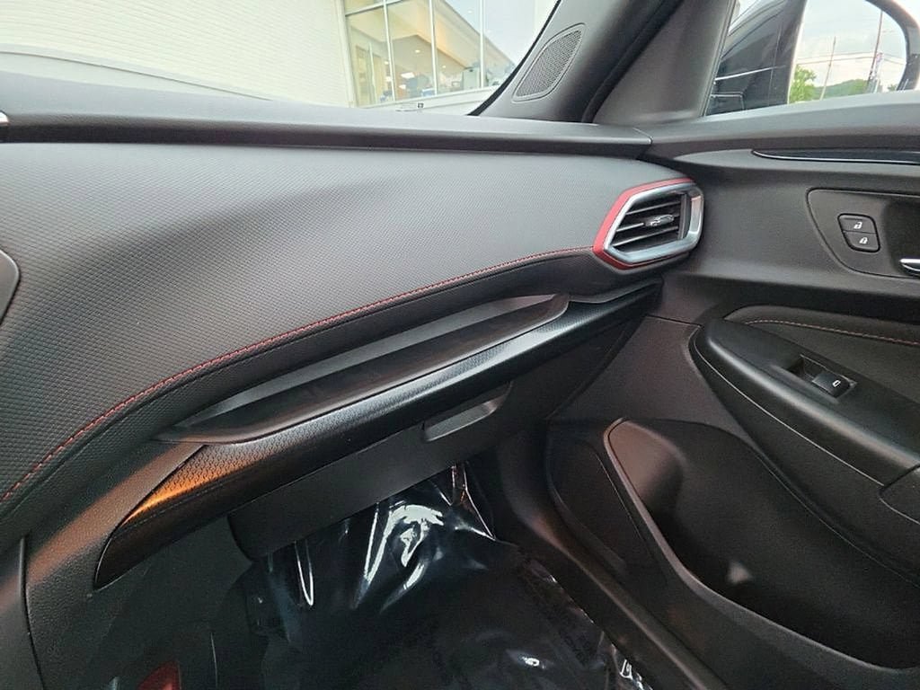 Used 2023 Chevrolet TrailBlazer RS AWD/4WD image 21