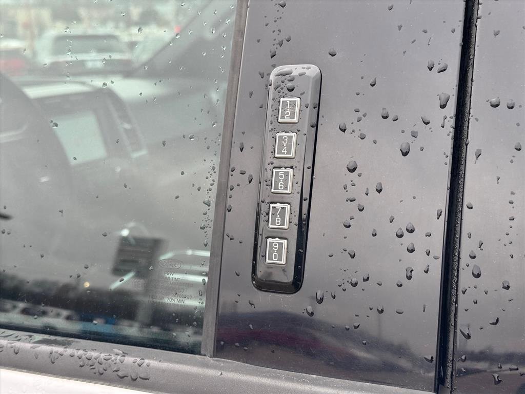 Used 2016 Ford F150 XLT w/ Equipment Group 302A Luxury image 8