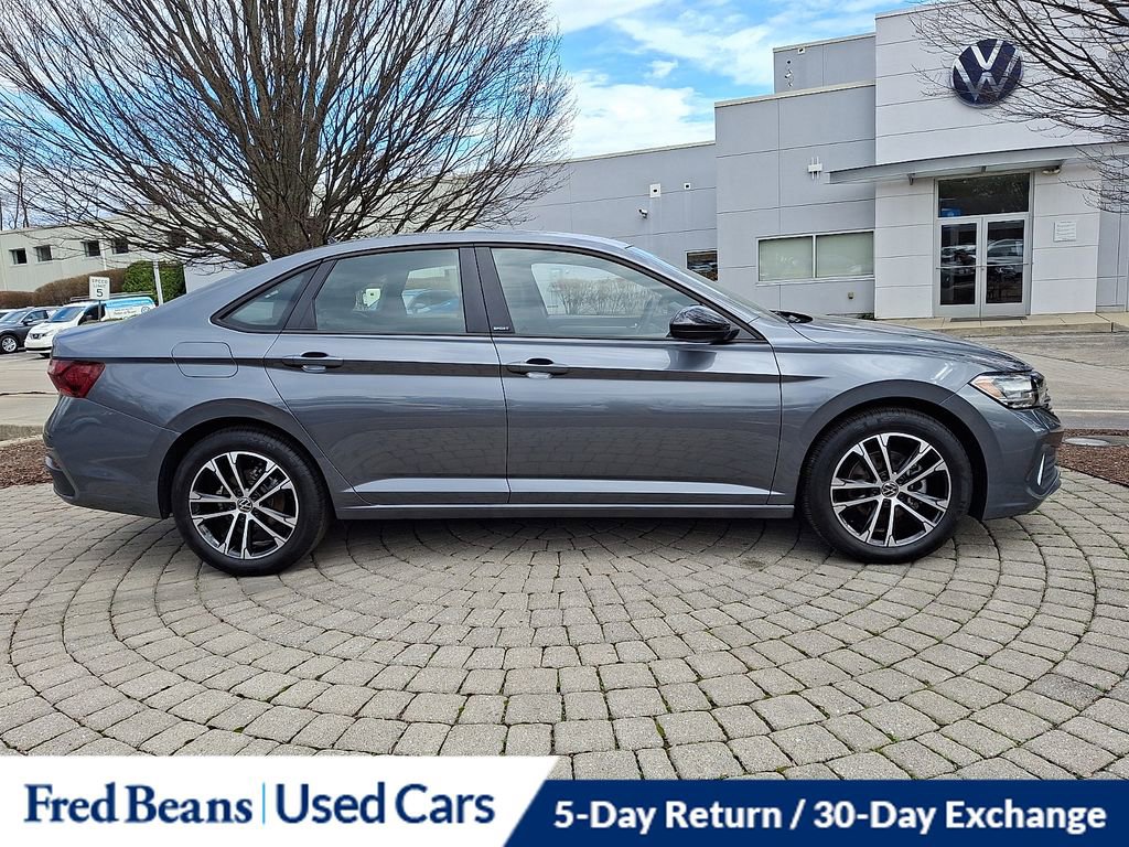 Certified 2024 Volkswagen Jetta Sport image 8
