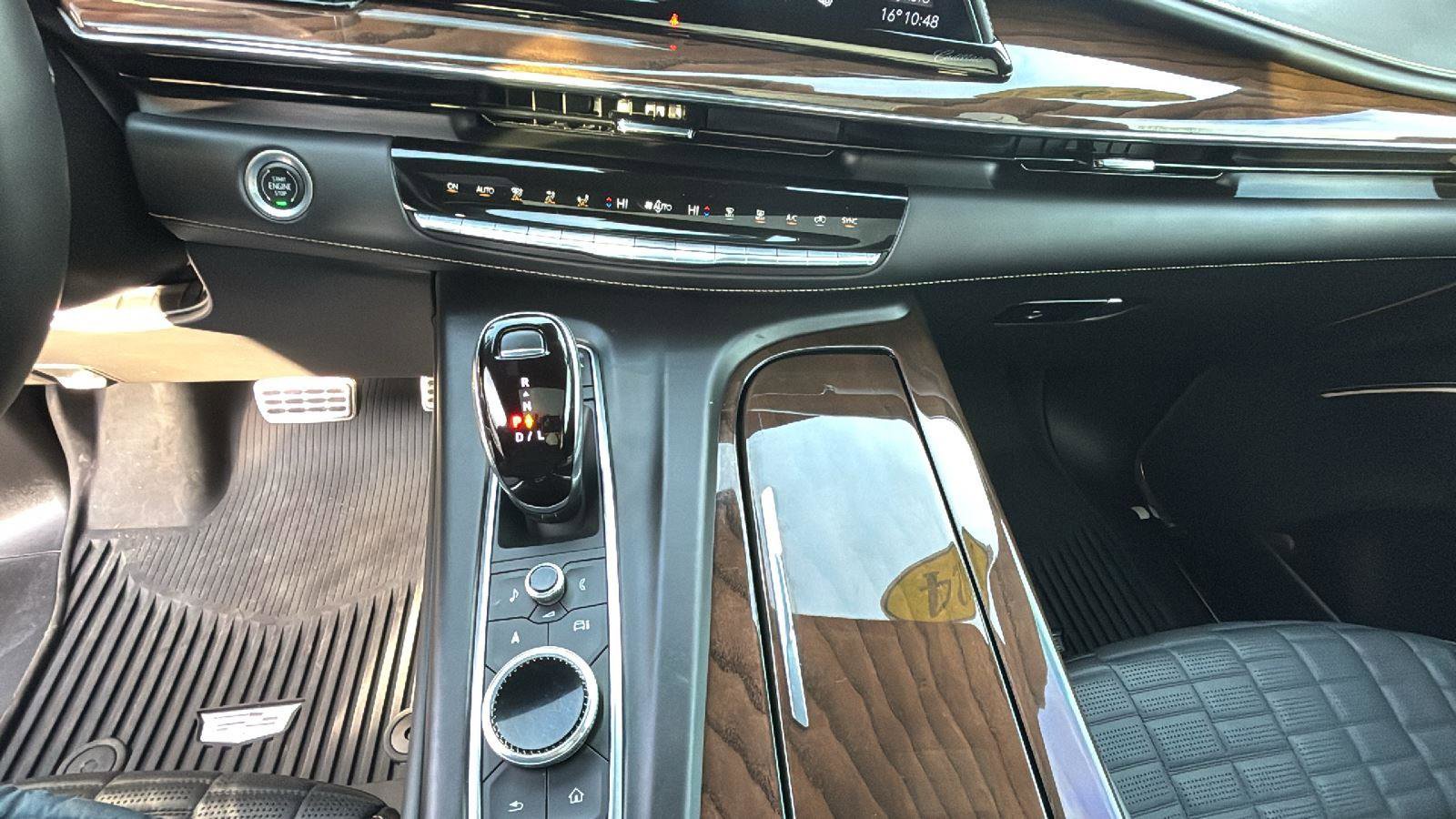 Certified 2024 Cadillac Escalade ESV Premium Luxury Platinum w/ Heavy-Duty Trailer Package image 20