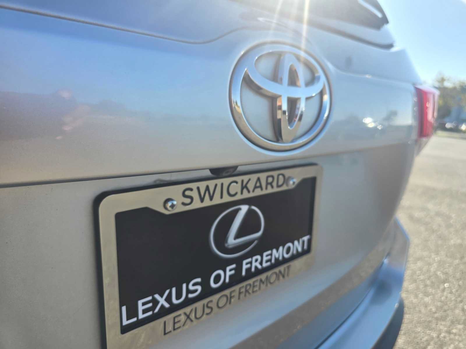 Used 2017 Toyota Highlander LE AWD/4WD image 14