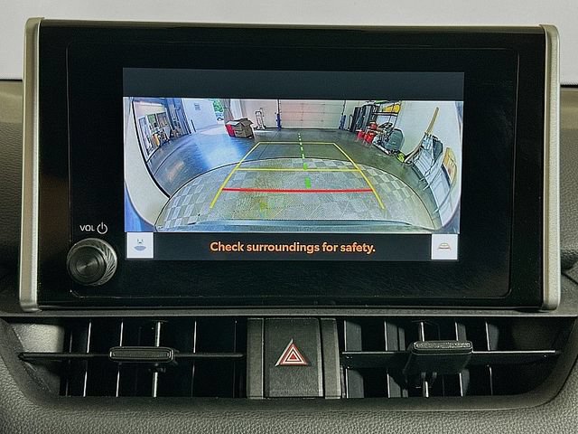 Used 2025 Toyota RAV4 XLE AWD/4WD image 15