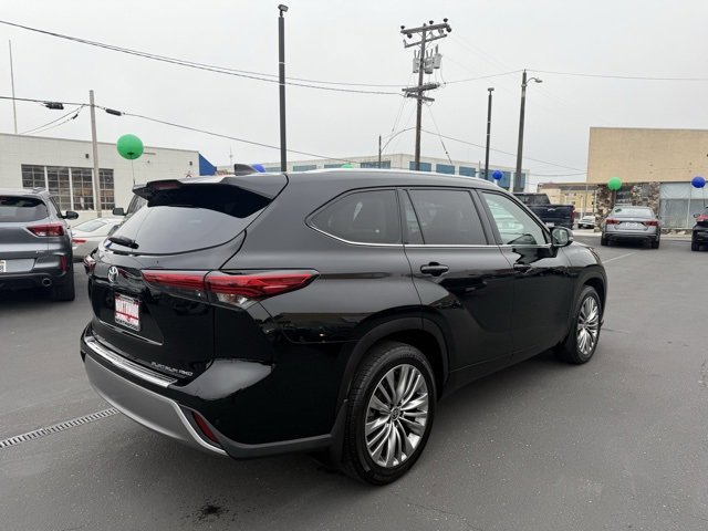 Used 2021 Toyota Highlander Platinum image 5