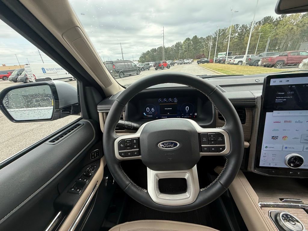 Used 2024 Ford Expedition Limited image 13