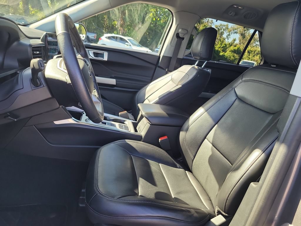 Certified 2024 Ford Explorer Limited RWD image 18