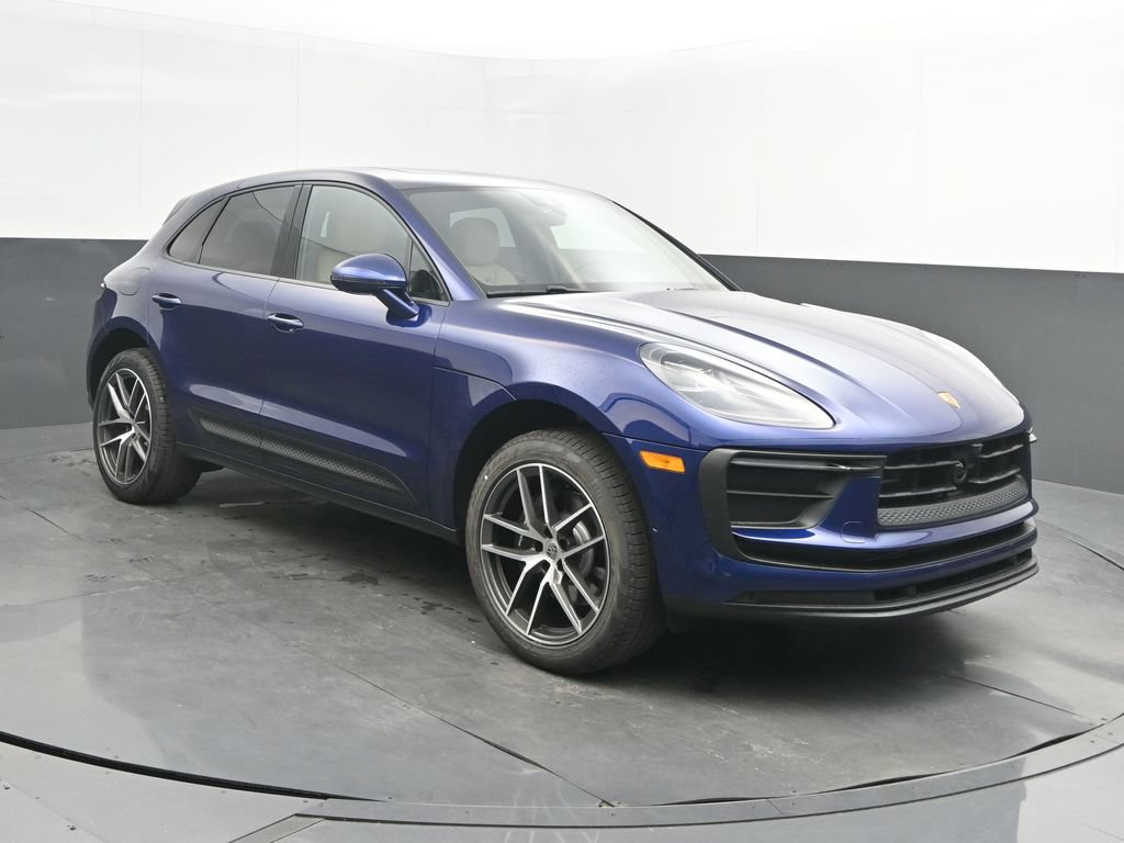 Certified 2026 Porsche Macan AWD/4WD image 9