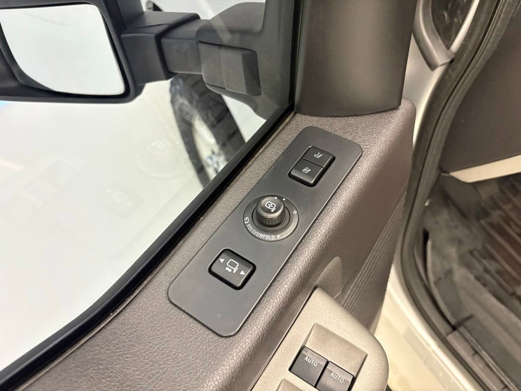 Used 2016 Ford F250 Lariat w/ Lariat Ultimate Package AWD/4WD image 30
