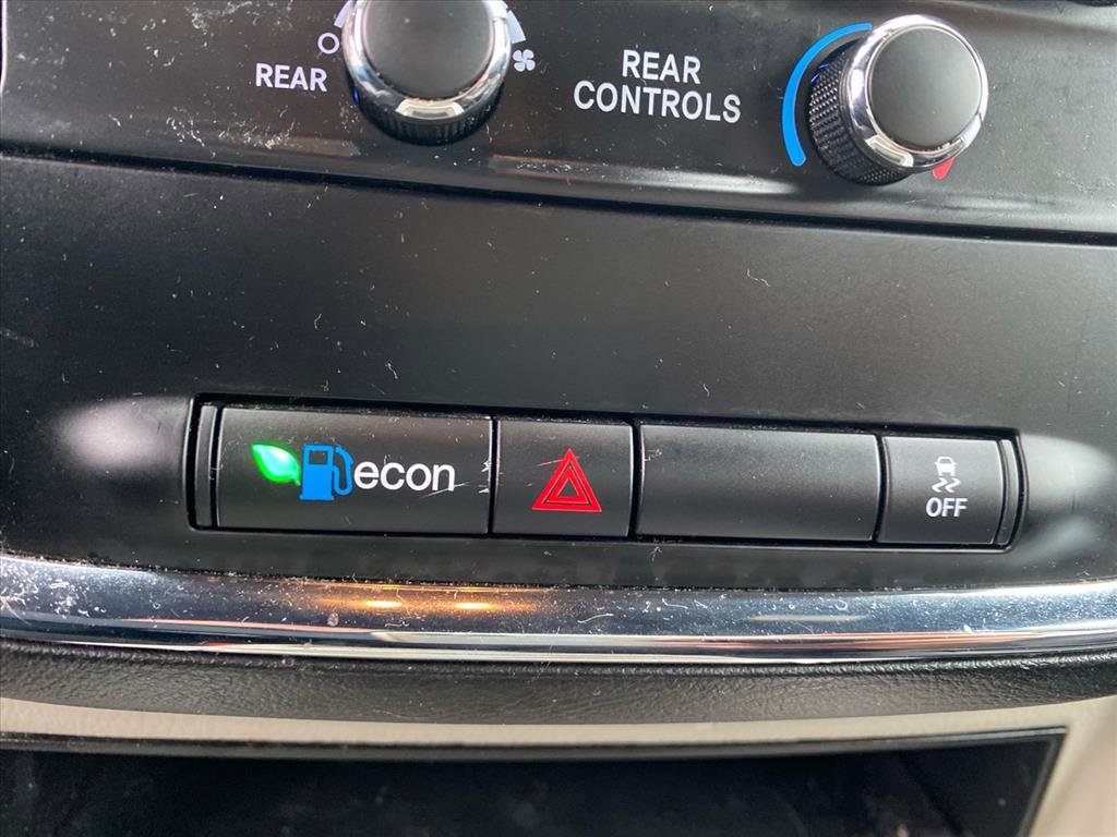 Used 2019 Dodge Grand Caravan SXT image 12