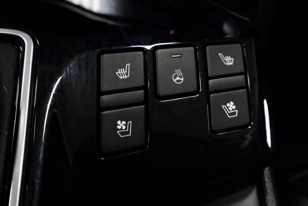 Used 2024 Kia Sportage SX FWD image 5