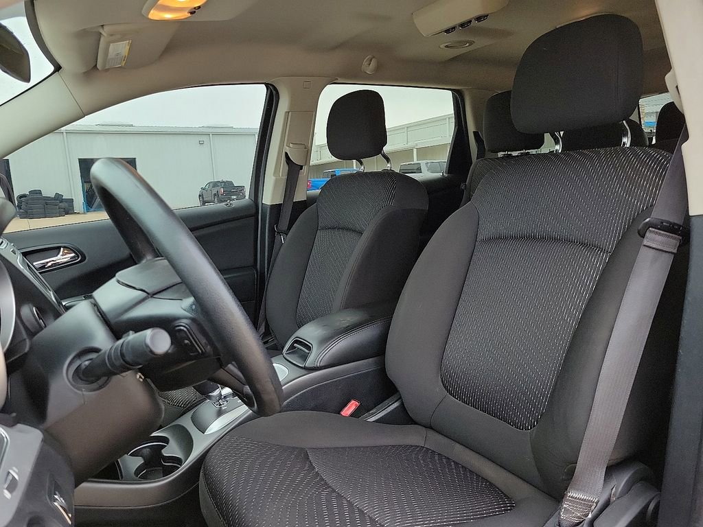 Used 2017 Dodge Journey SE w/ Flexible Seating Group image 12