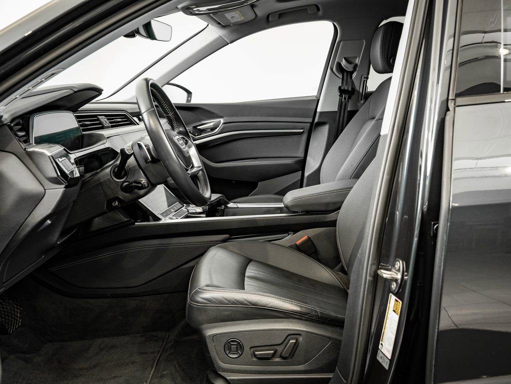 Used 2021 Audi e-tron Premium w/ Convenience Plus Package AWD/4WD image 22