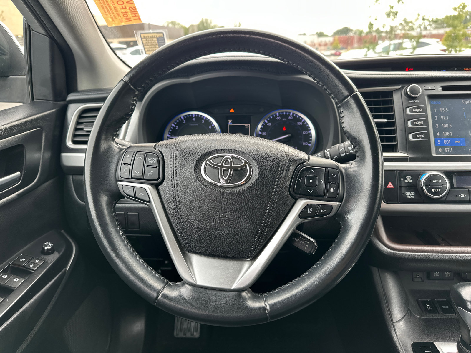 Used 2018 Toyota Highlander XLE FWD image 20