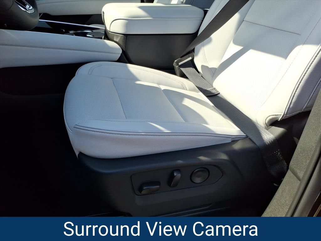 New 2026 Chevrolet Suburban Premier AWD/4WD image 18