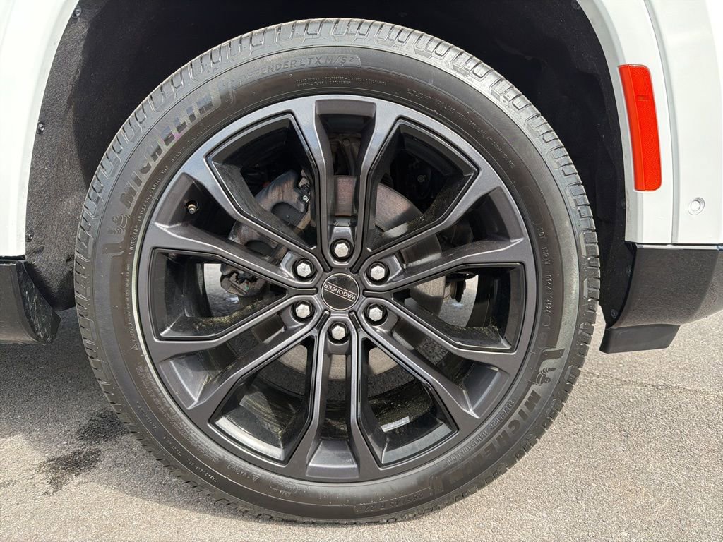 Used 2024 Jeep Grand Wagoneer Series II w/ Quick Order Packagew 28T image 15