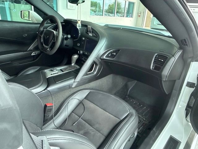 Used 2016 Chevrolet Corvette Z06 w/ Z07 Performance Package RWD image 12