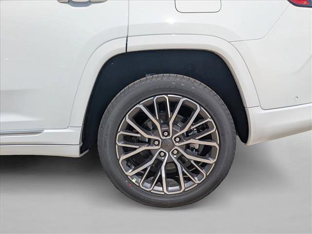 New 2025 Jeep Grand Cherokee L Summit image 10