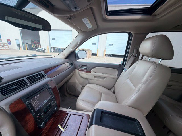 Used 2012 Chevrolet Suburban LTZ AWD/4WD image 28