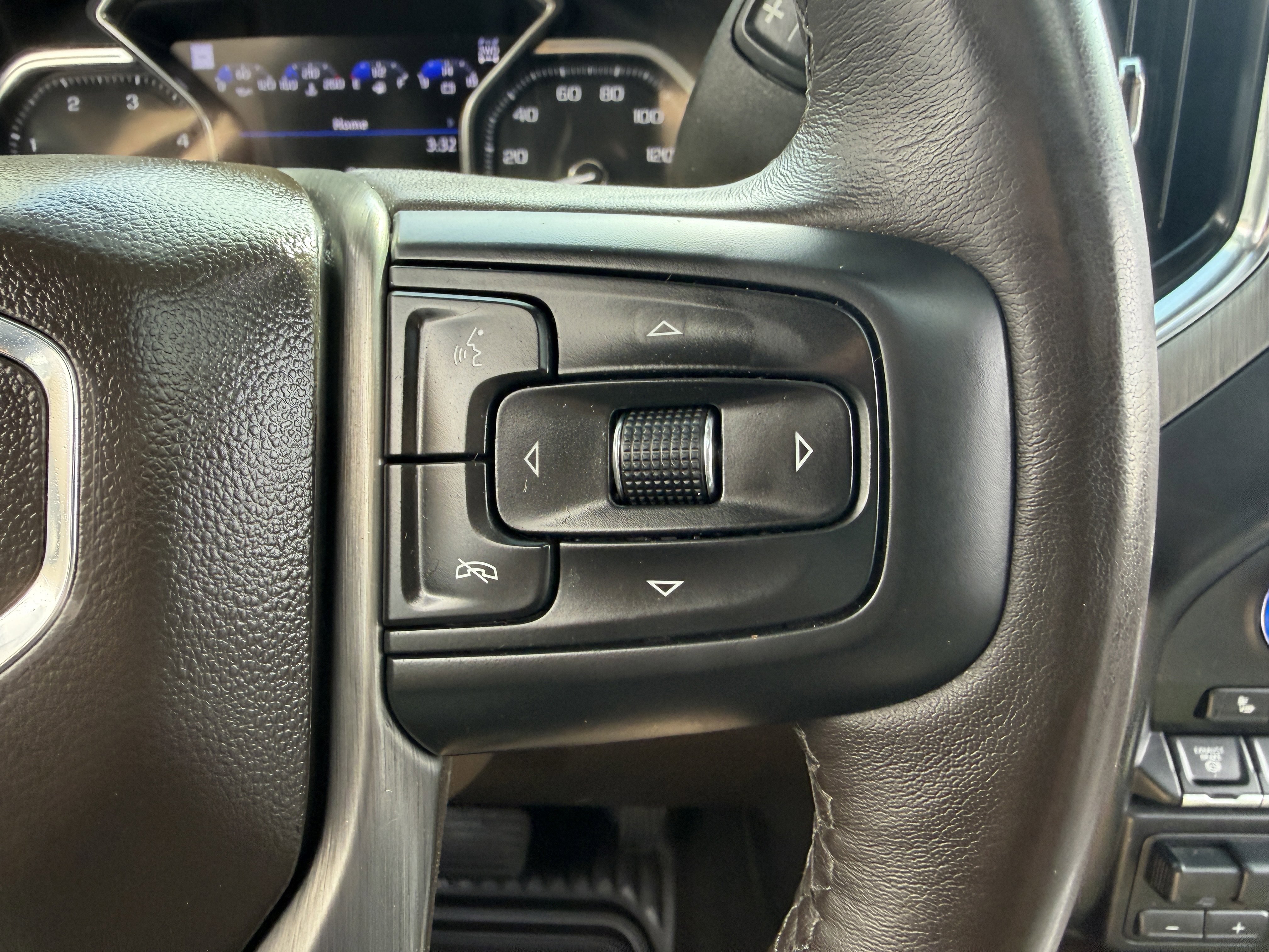 Used 2022 GMC Sierra 2500 Denali w/ Denali Black Diamond Edition AWD/4WD image 43