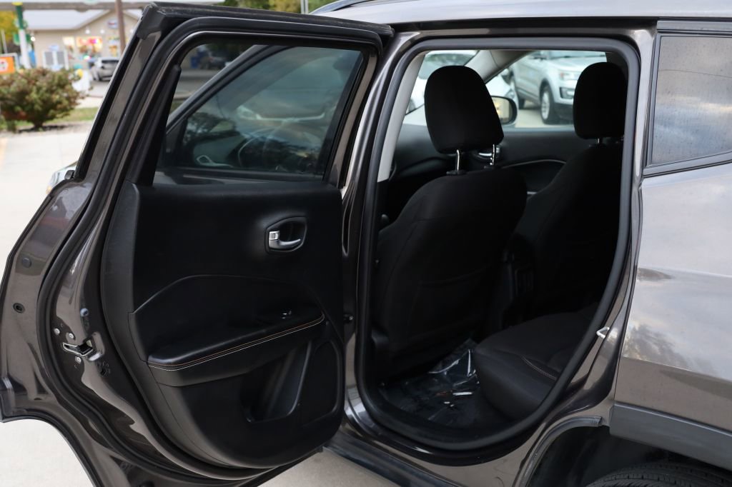 Used 2018 Jeep Compass Sport AWD/4WD image 15