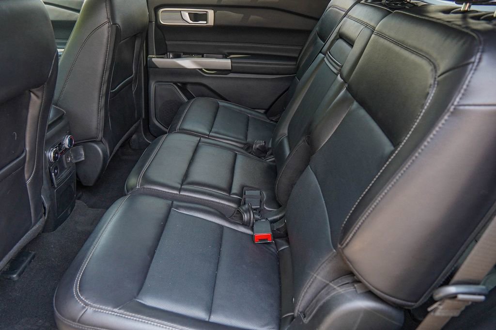 Used 2023 Ford Explorer Limited image 39