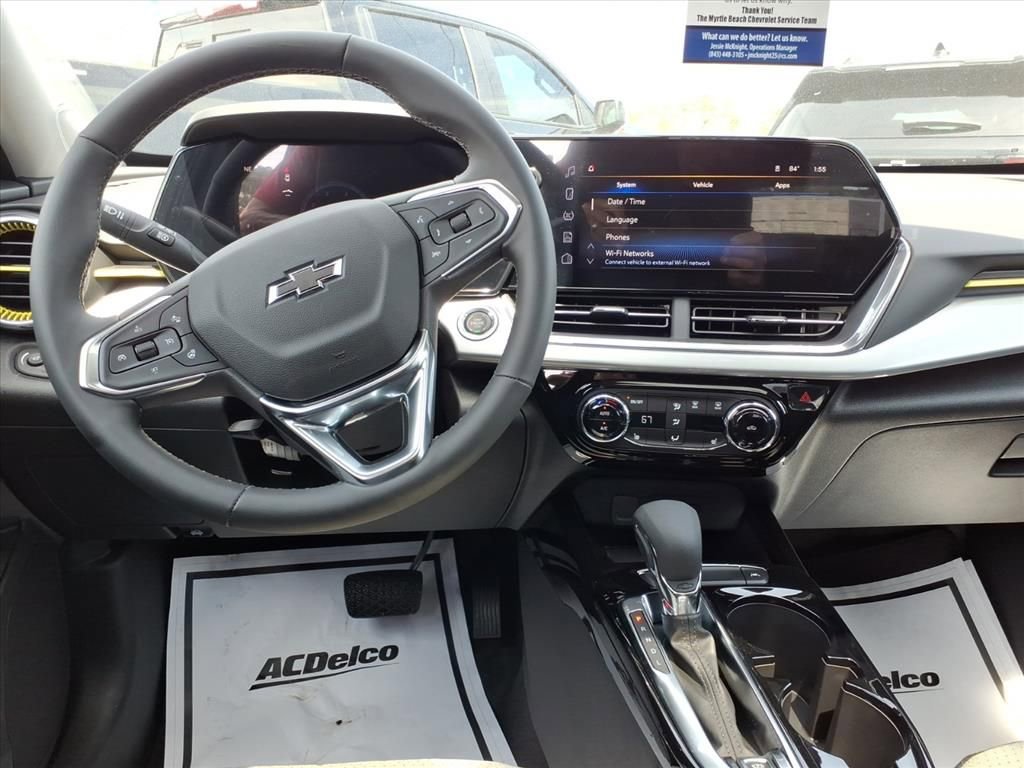 New 2026 Chevrolet Trax LT w/ Sunroof Package FWD image 13