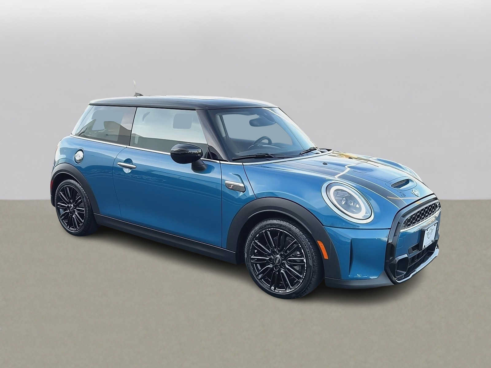 Used 2024 MINI Cooper S FWD image 2