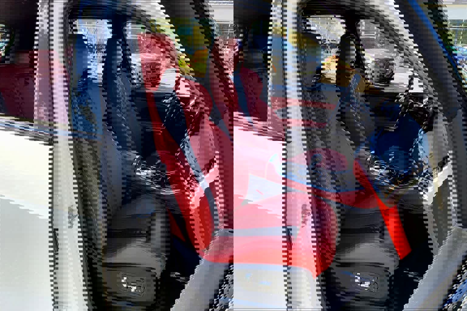 Used 2022 BMW X5 M w/ Executive Package image 8