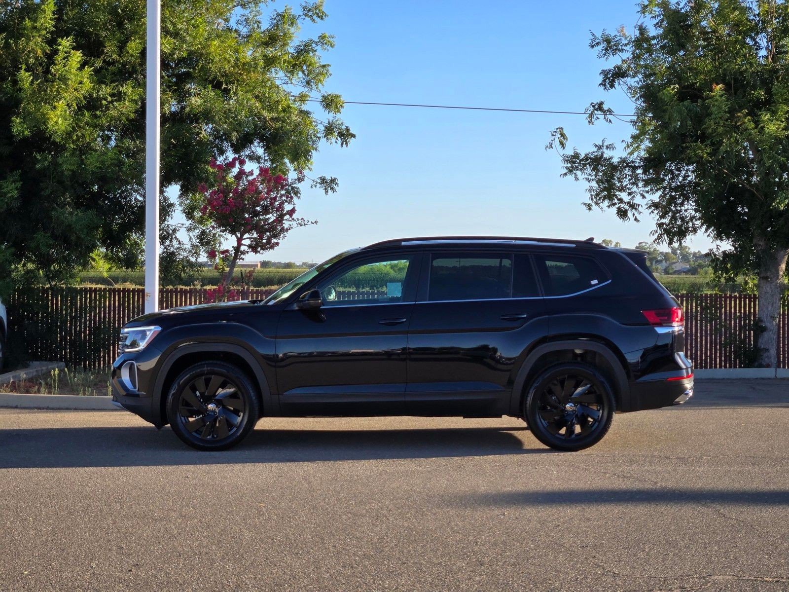 New 2026 Volkswagen Atlas SE FWD image 8