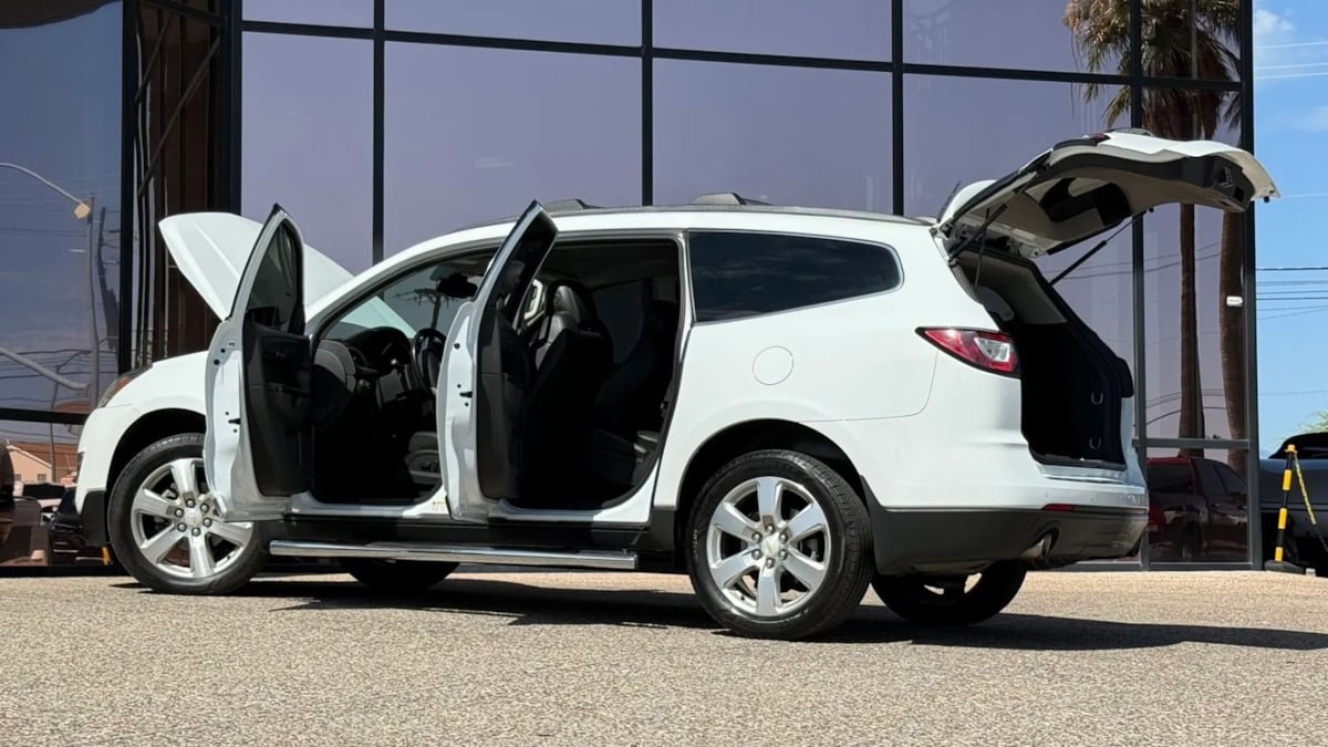 Used 2016 Chevrolet Traverse LTZ w/ LPO, 'HIT The Road' Package FWD image 29