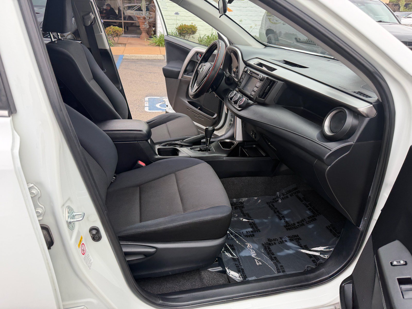 Used 2016 Toyota RAV4 LE AWD/4WD image 15