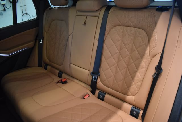 Used 2026 BMW X5 xDrive40i w/ Executive Package AWD/4WD image 7