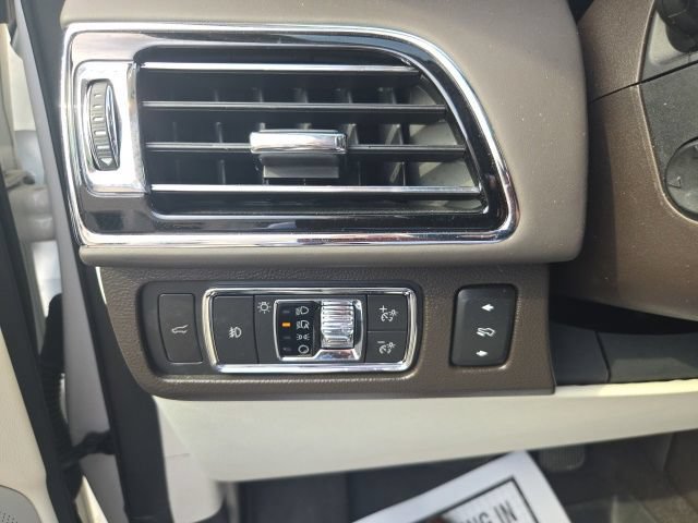 Certified 2022 Lincoln Navigator Black Label AWD/4WD image 40