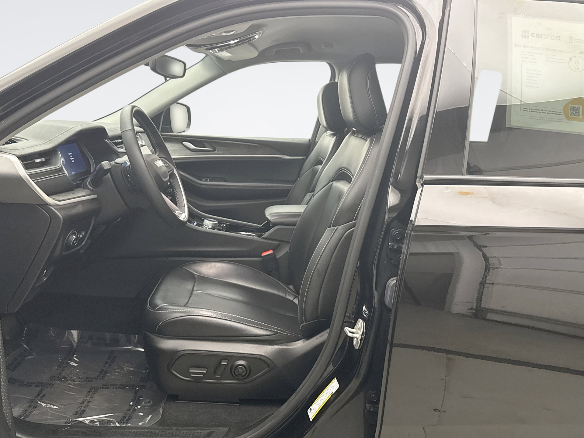 Used 2023 Jeep Grand Cherokee Limited AWD/4WD image 11