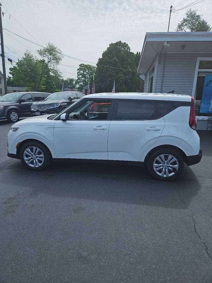 Used 2021 Kia Soul LX FWD image 8