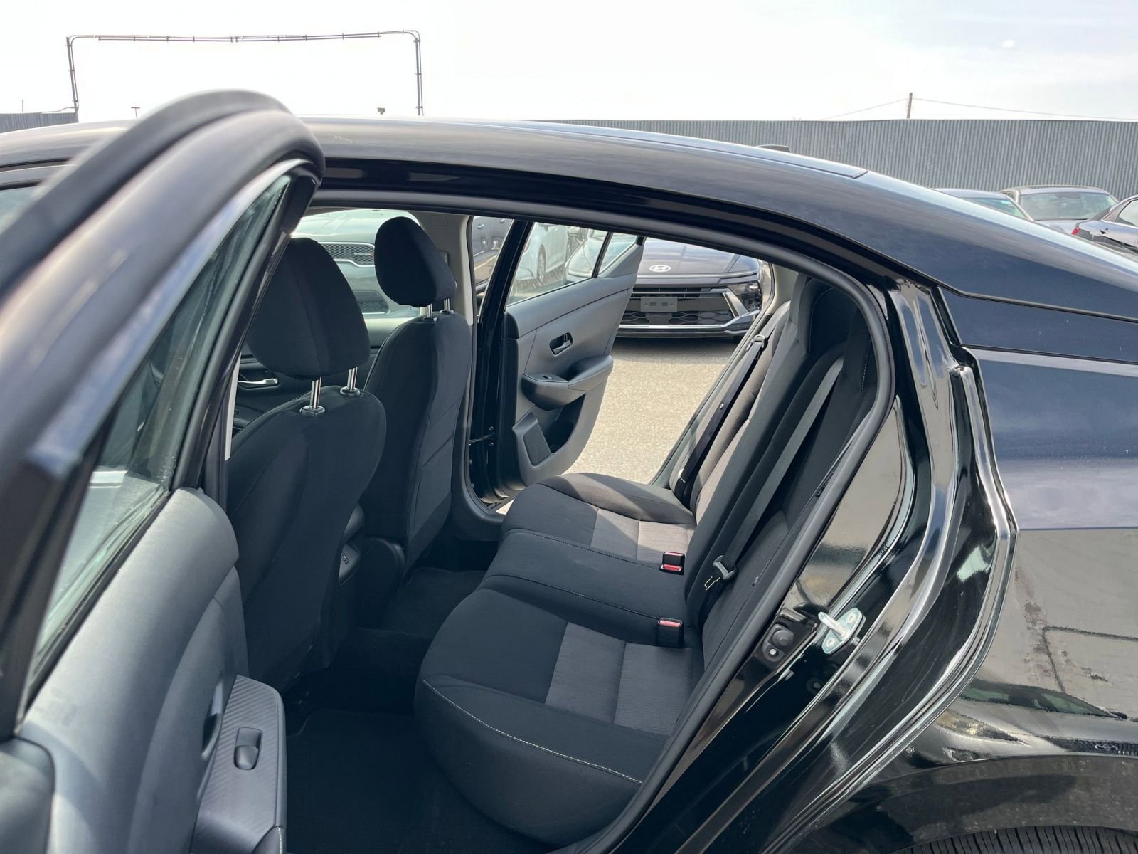 Used 2025 Nissan Sentra SV FWD image 25