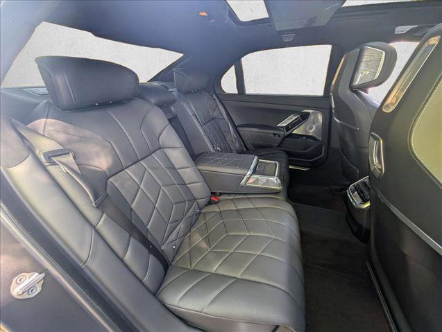 Certified 2023 BMW 760i xDrive image 17