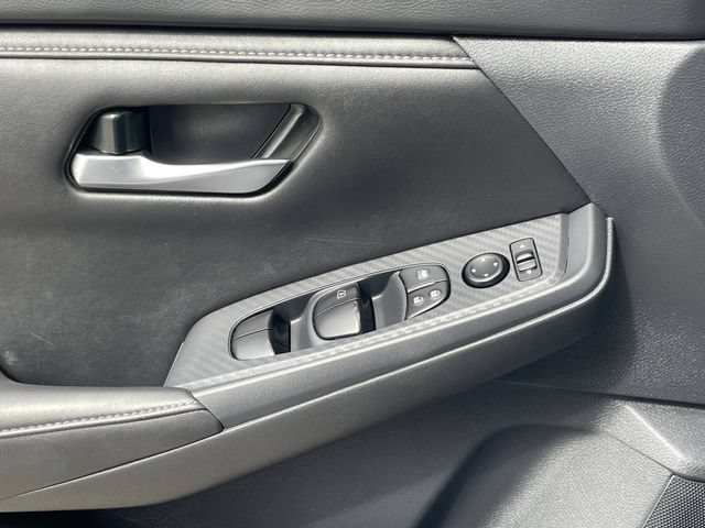 Used 2024 Nissan Sentra SV FWD image 23