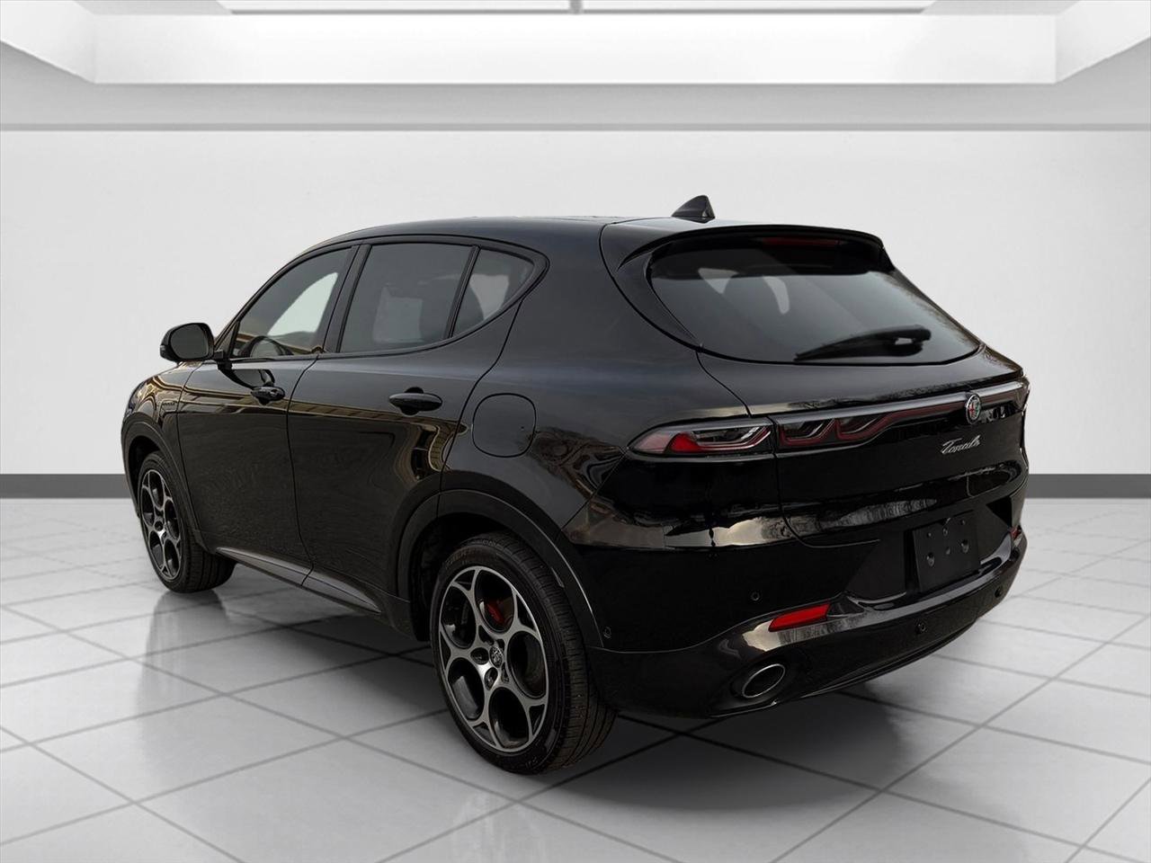 Used 2024 Alfa Romeo Tonale Veloce w/ Active Assist Package AWD/4WD image 8