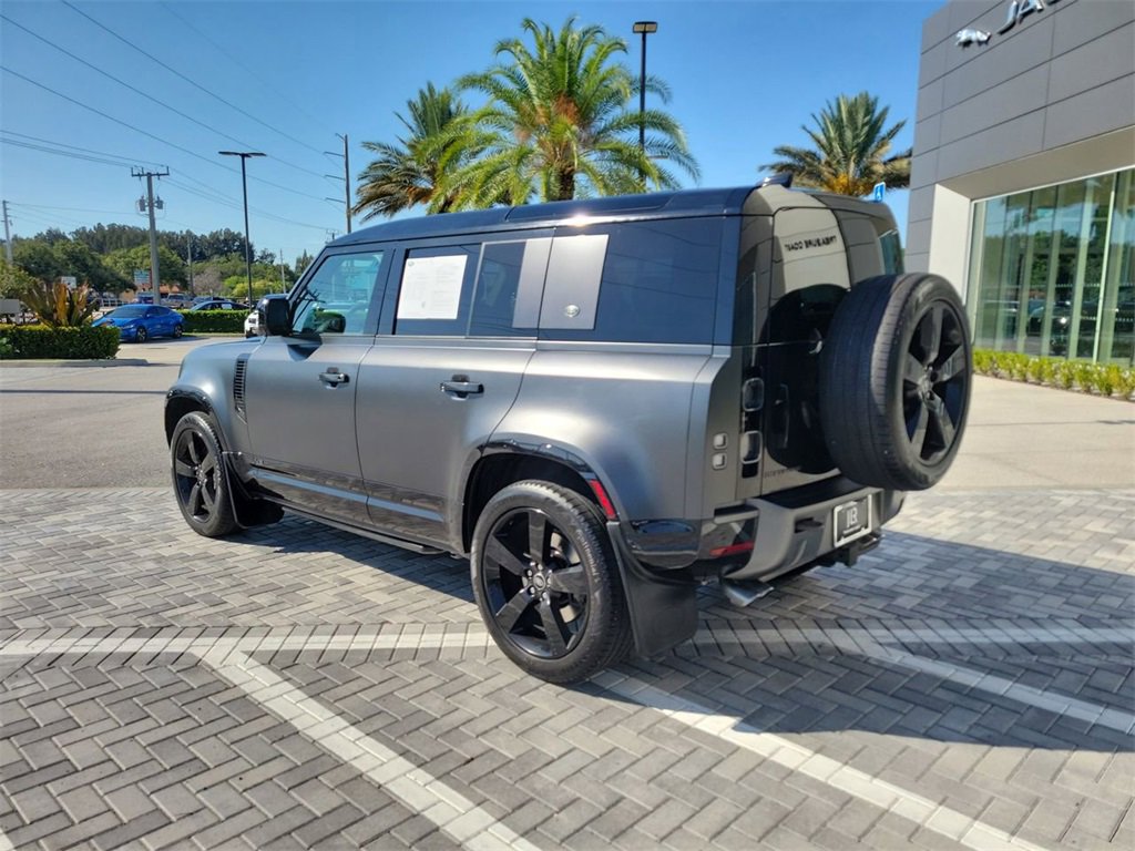 Certified 2023 Land Rover Defender 110 V8 image 3