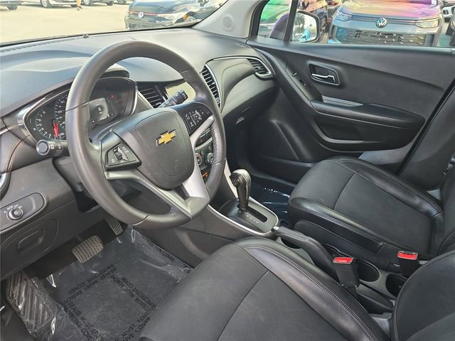 Used 2019 Chevrolet Trax LT w/ LT Convenience Package FWD image 17