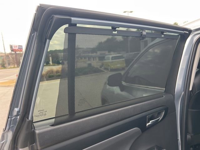 Used 2023 Toyota Highlander XLE image 31