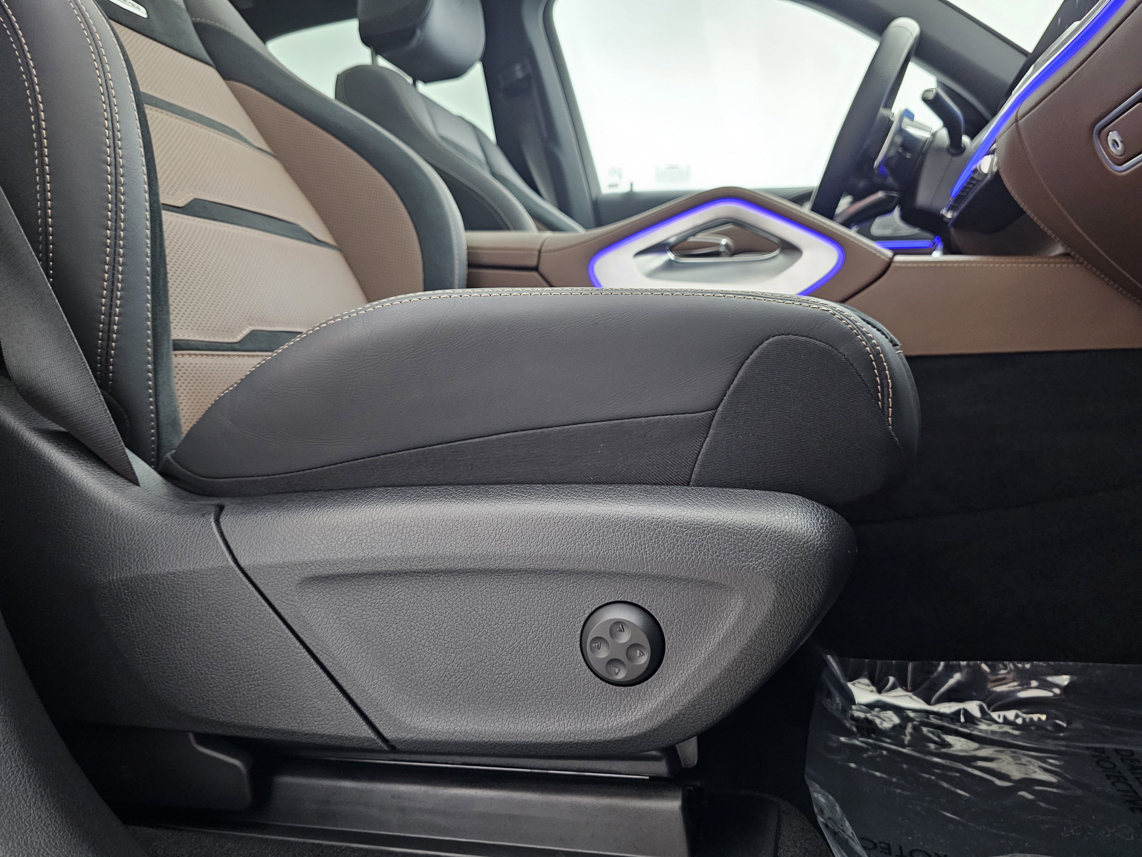 Certified 2025 Mercedes-Benz GLE 53 AMG 4MATIC image 17