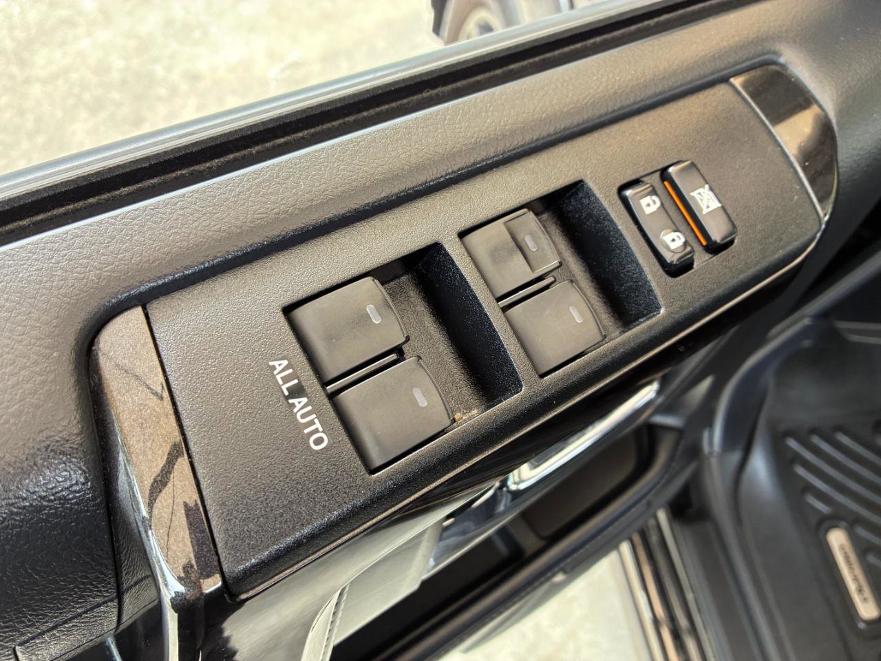 Used 2020 Toyota 4Runner Nightshade RWD image 9
