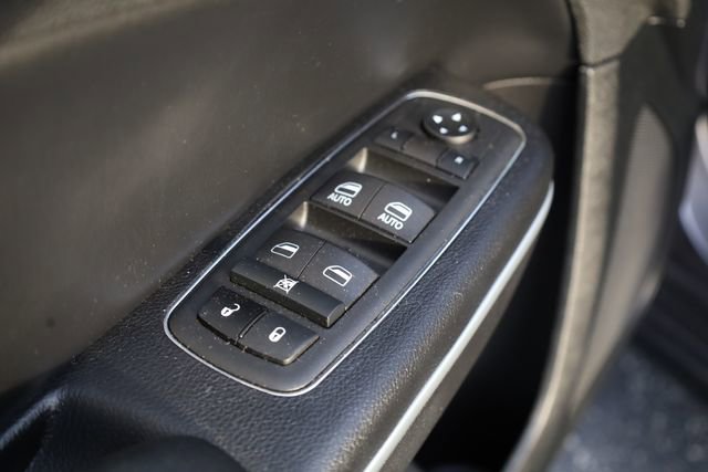 Used 2022 Chrysler 300 Touring w/ Sport Appearance Package image 14