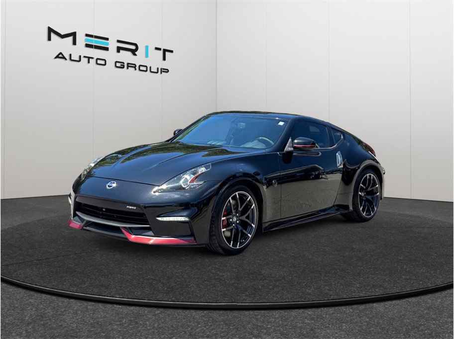 Used 2019 Nissan 370Z NISMO RWD image 4